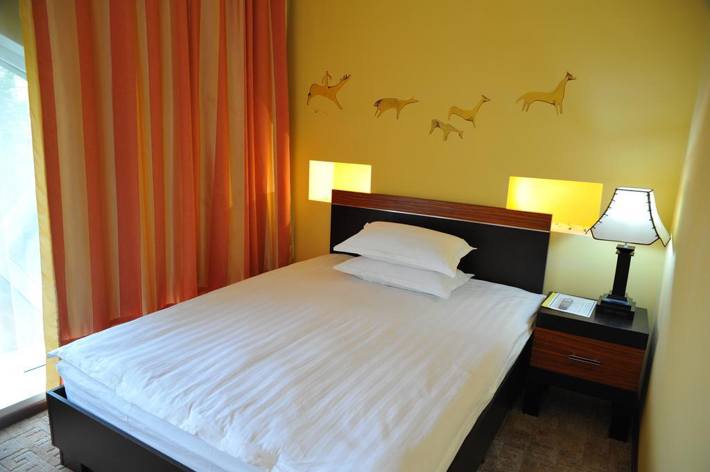 Artastana Hotel Room photo
